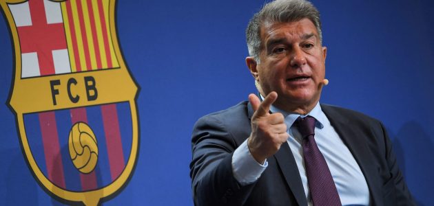 رابطة الليجا تغير موقفها مع برشلونة